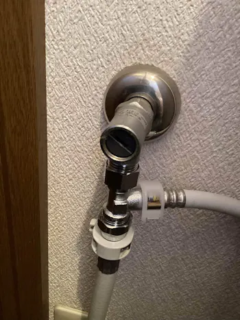 東京都羽村市のお客様のトイレ便座交換工事　具体的な工事内容2