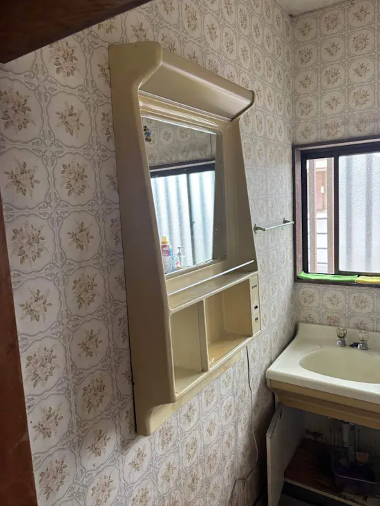 工事前　三重県いなべ市のお客様の洗面化粧台交換工事