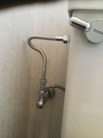 東京都羽村市のお客様の便座交換工事　具体的な工事内容2