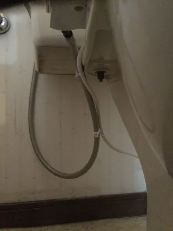 東京都羽村市のお客様の便座交換工事　具体的な工事内容3