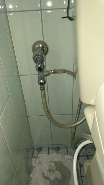 東京都福生市のお客様の温水便座交換工事　具体的な工事内容2