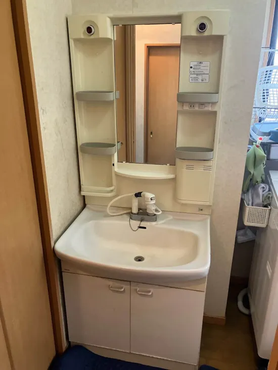 工事前　埼玉県越谷市のお客様の洗面化粧台交換工事