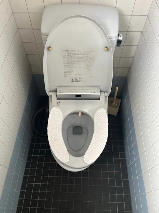 工事前　静岡県磐田市のお客様の温水便座交換工事