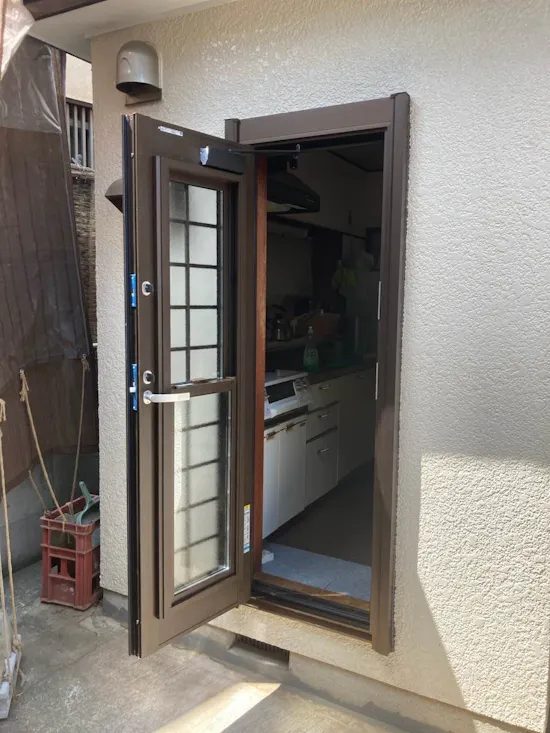工事後　埼玉県白岡市のお客様の勝手口ドア工事