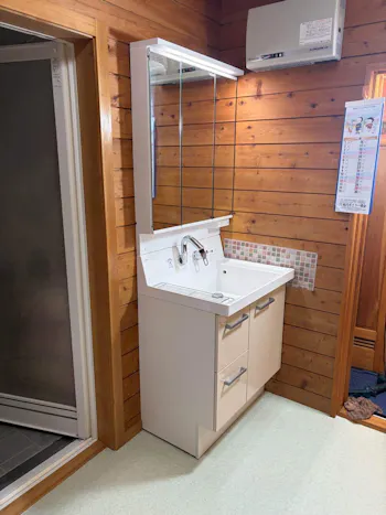 山梨県南都留郡山中湖村のお客様の洗面化粧台工事　具体的な工事内容1