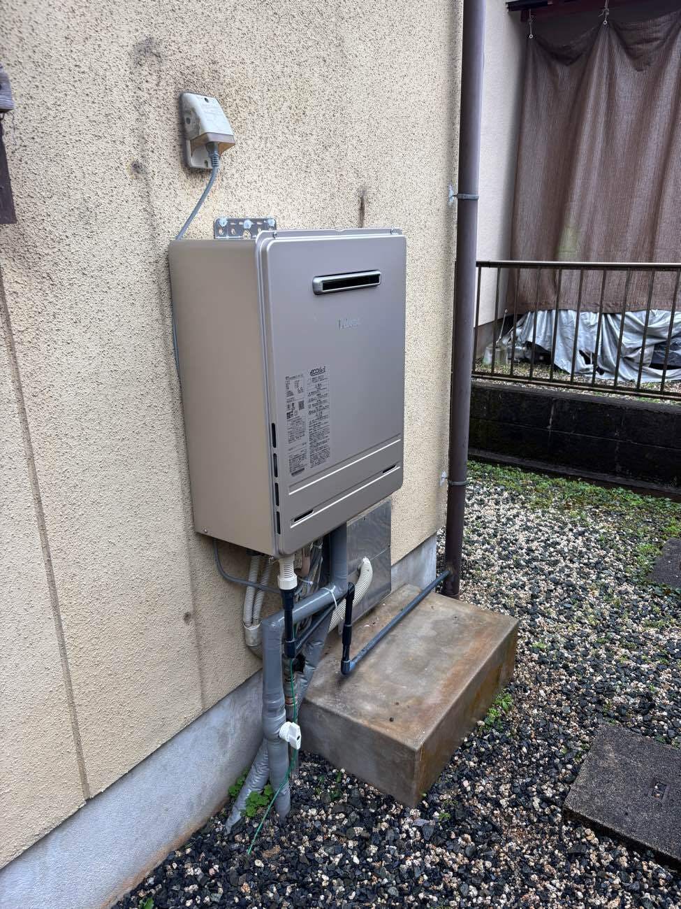 三重県四日市市のお客様の給湯器工事