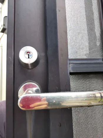 千葉県市原市のお客様の玄関錠交換工事　具体的な工事内容1