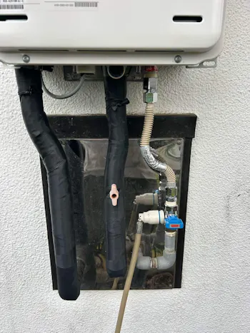 静岡県裾野市のお客様の給湯器工事　具体的な工事内容1