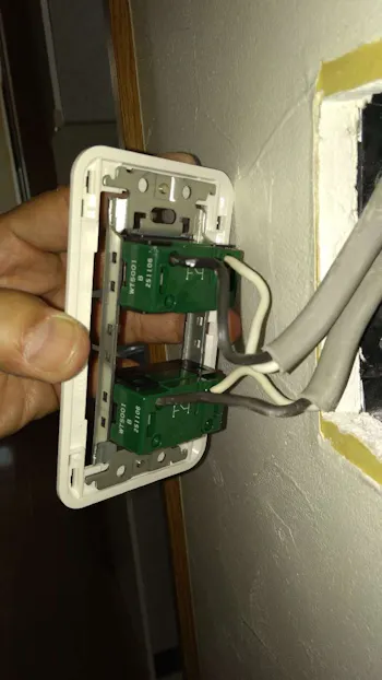 東京都あきる野市のお客様のスイッチ交換工事　具体的な工事内容1