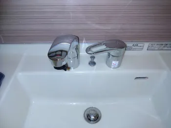 神奈川県横浜市瀬谷区のお客様のキッチン水栓工事　具体的な工事内容1