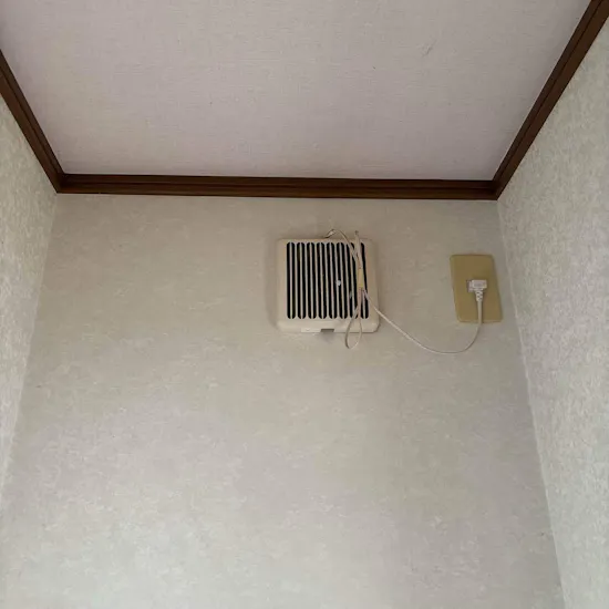 工事前　長野県安曇野市のお客様のトイレ換気扇交換工事
