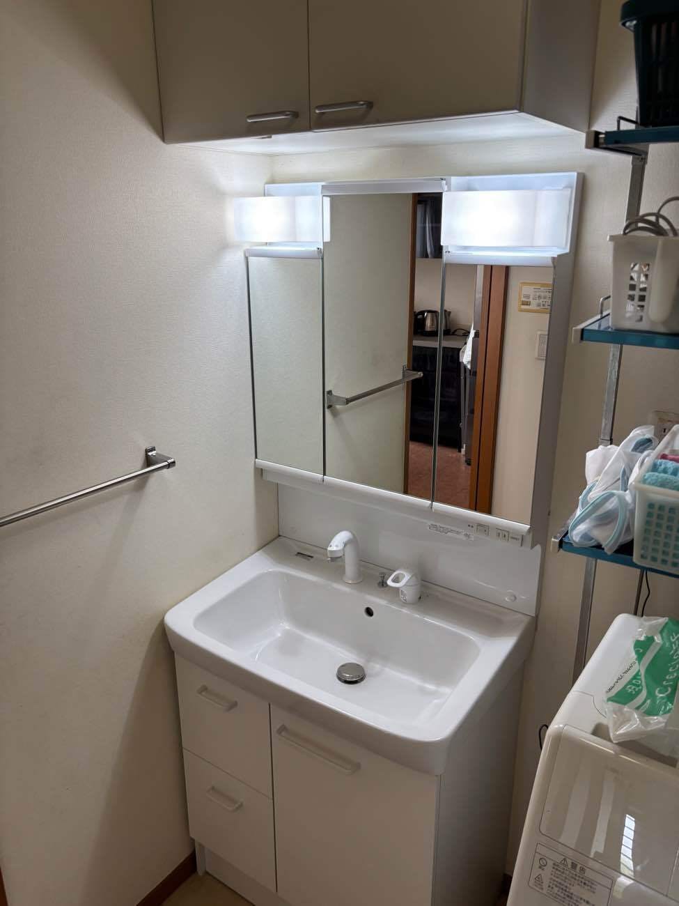 茨城県稲敷郡阿見町のお客様の洗面化粧台工事
