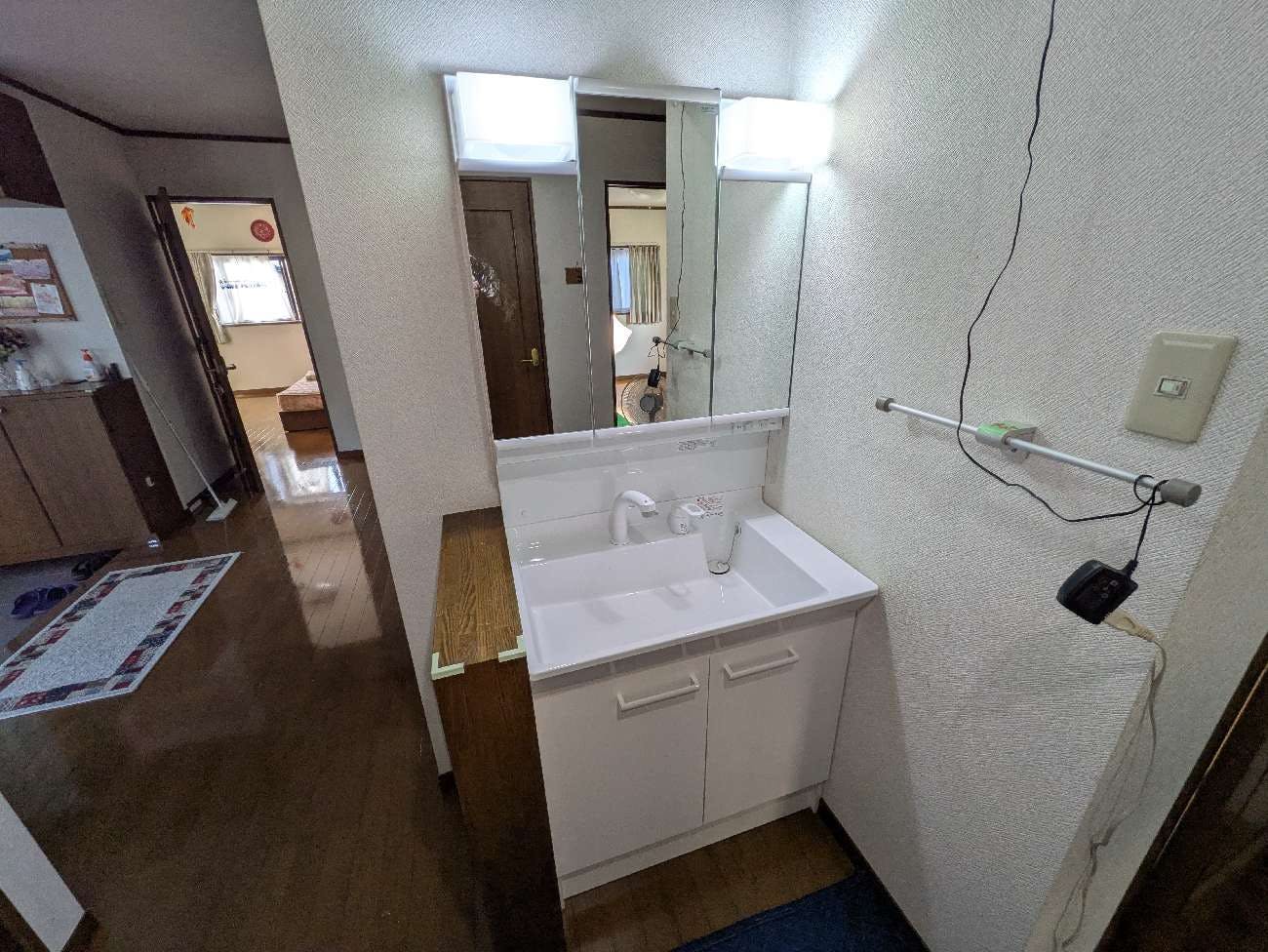 静岡県裾野市のお客様の洗面化粧台工事