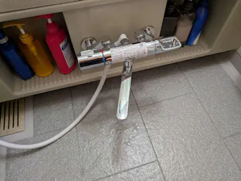 愛知県名古屋市昭和区のお客様の洗面水栓・浴室水栓交換工事　具体的な工事内容1