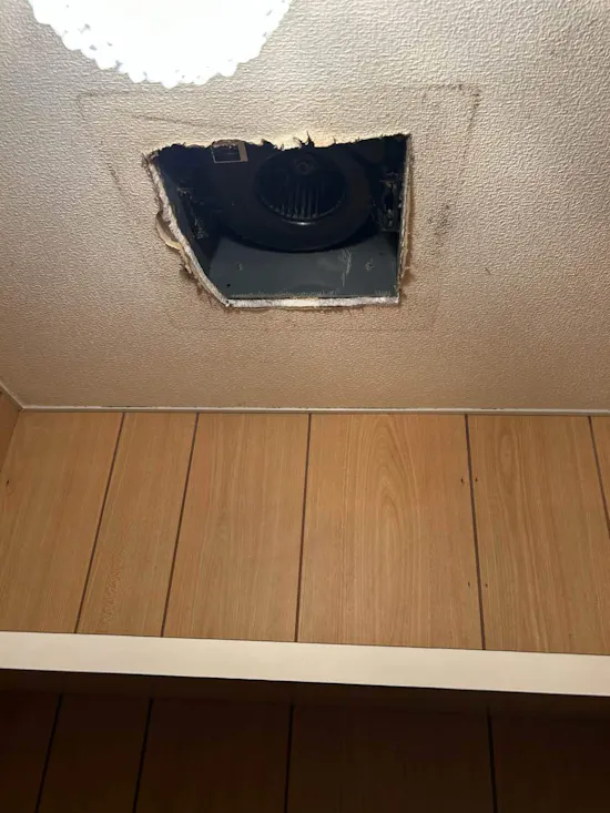 工事前　宮城県多賀城市のお客様のトイレ換気扇交換工事