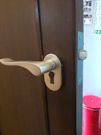 千葉県市原市のお客様のトイレ錠交換工事