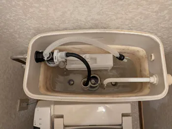 愛知県名古屋市瑞穂区のお客様のキッチン水栓・トイレタンク補修工事　具体的な工事内容1