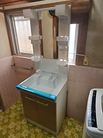三重県津市のお客様の洗面化粧台交換工事