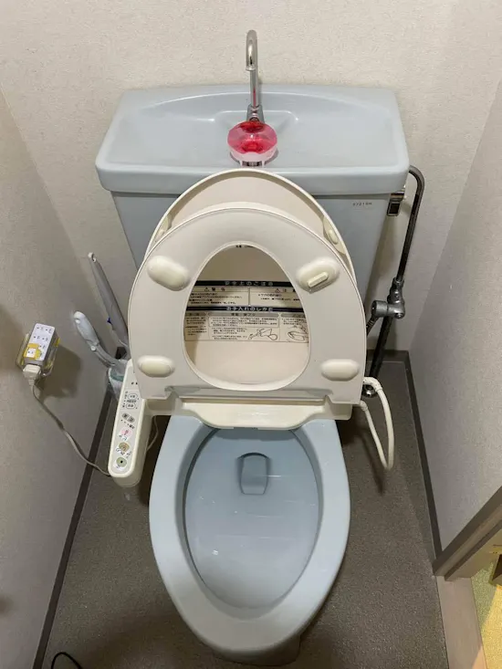 工事前　群馬県吾妻郡嬬恋村のお客様の便座交換工事