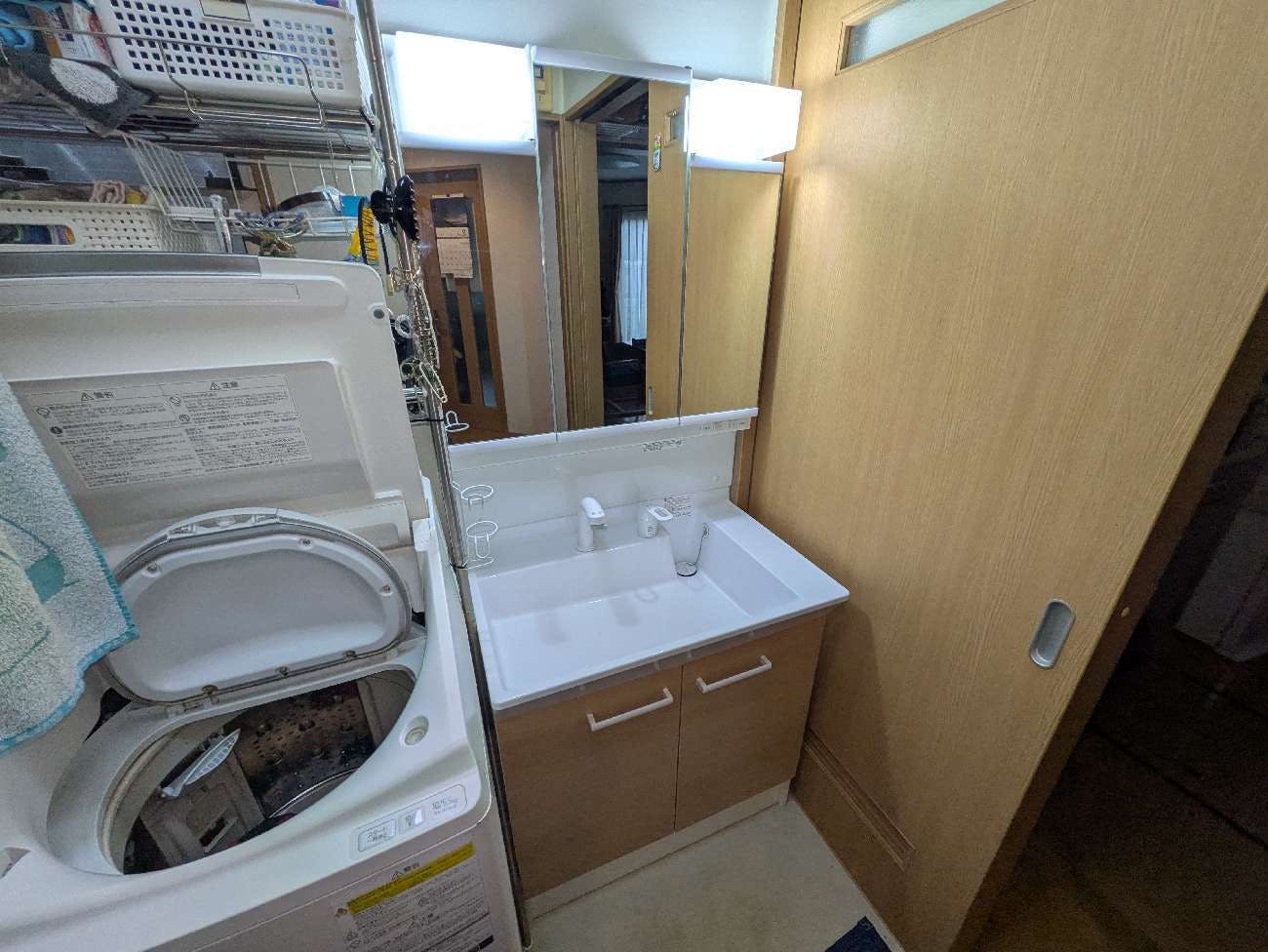 静岡県富士市のお客様の洗面化粧台工事