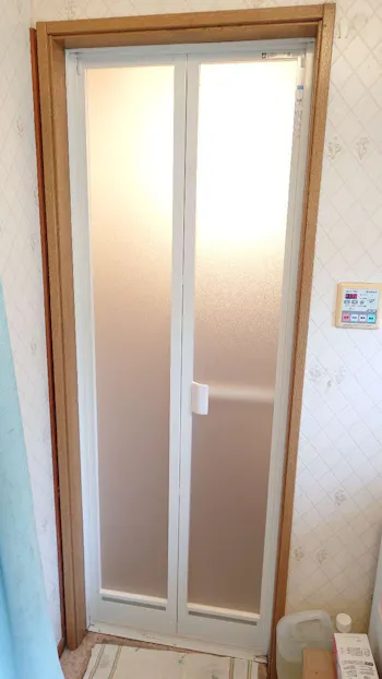 三重県桑名市のお客様の浴室折戸工事