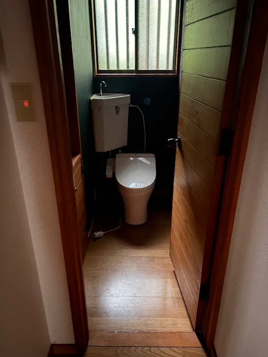 工事前　山梨県南都留郡鳴沢村のお客様のトイレ工事