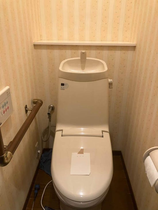 工事前　
群馬県安中市のお客様のトイレ交換工事 