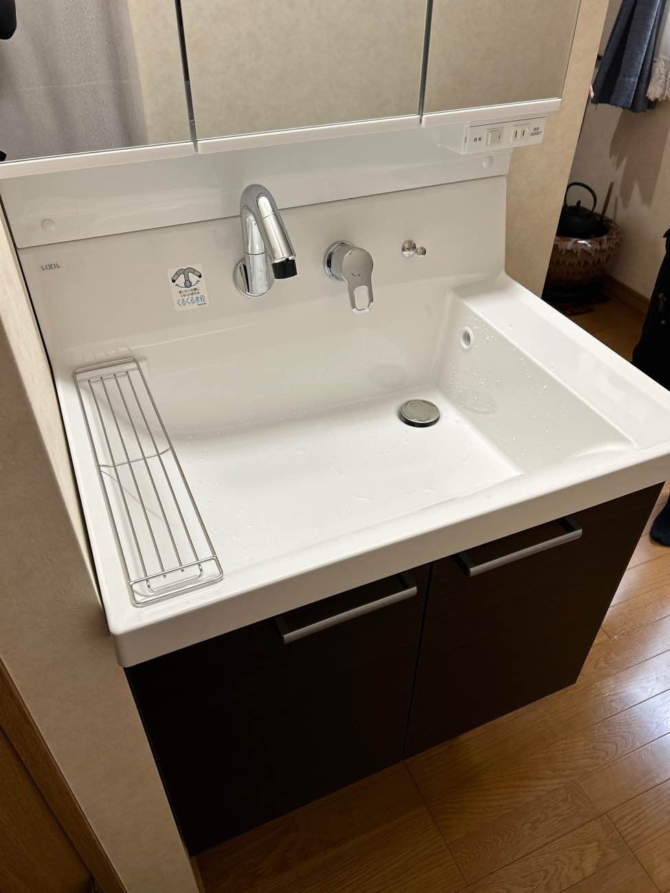 宮城県塩竈市のお客様の洗面化粧台交換工事