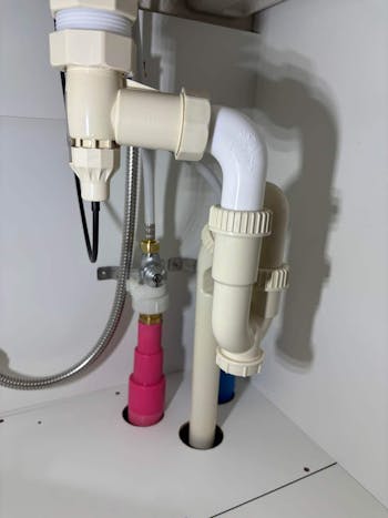 茨城県ひたちなか市のお客様の洗面化粧台設置工事　具体的な工事内容2