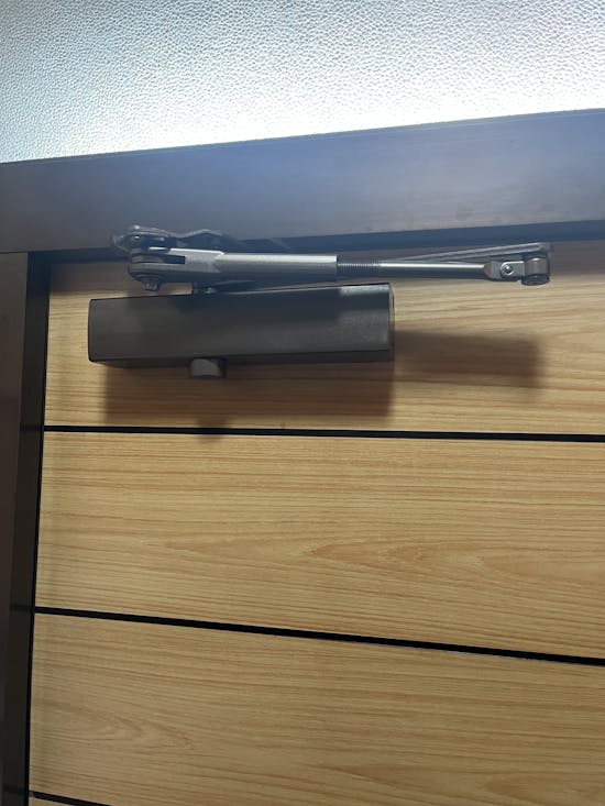 工事後 相模原市緑区のお客様のスマイルサービス ドアクローザー交換工事