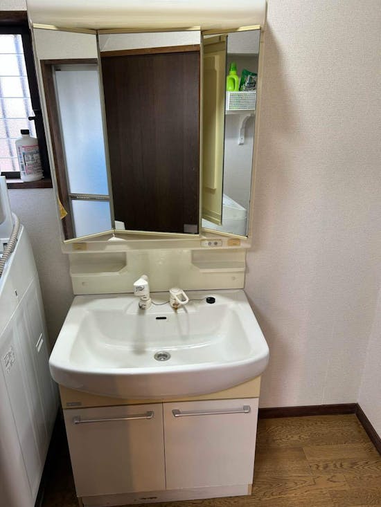 工事前　東京都八王子市のお客様の洗面化粧台工事 