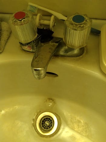 習志野市のお客様の洗面所水栓交換工事　具体的な工事内容1