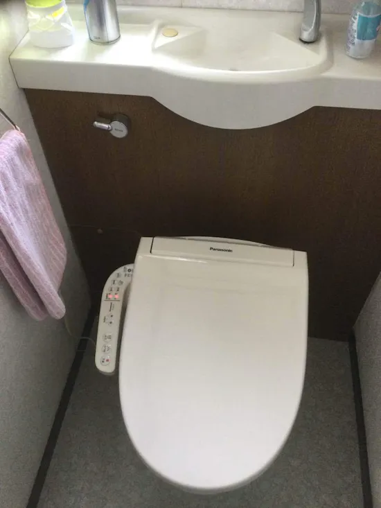 工事前　東京都羽村市のお客様の温水便座交換工事