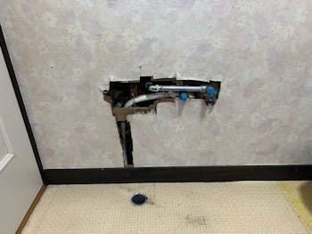 神奈川県愛甲郡のお客様の洗面化粧台交換工事　具体的な工事内容2