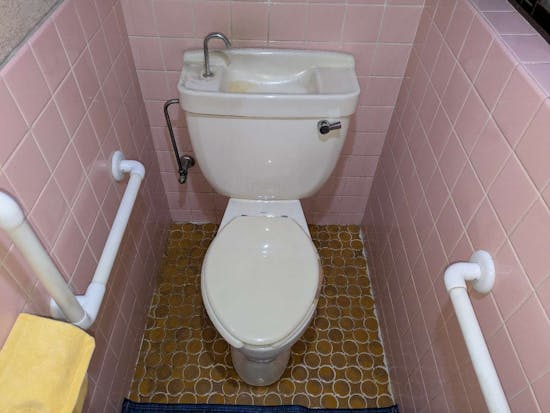 工事前　静岡県清水区のお客様のトイレ・水栓工事 