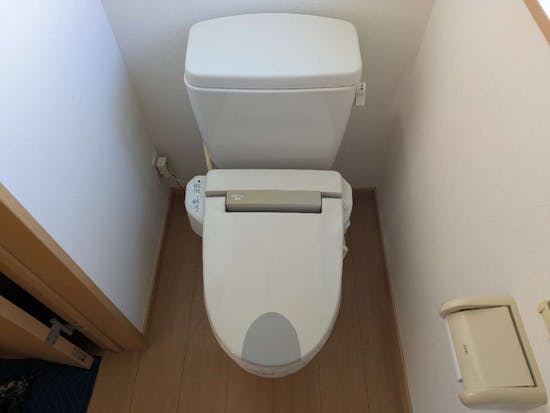 工事前　静岡県御殿場市のお客様の二階トイレ交換工事