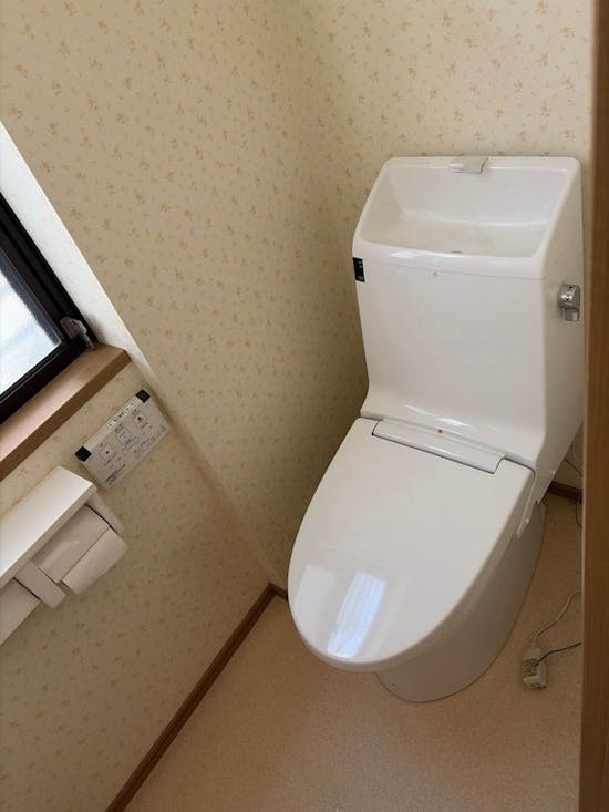 工事前 埼玉県北本市のお客様のトイレ内装・便器セット交換工事