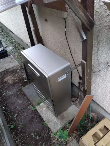 東京都西多摩郡のお客様のパロマ給湯器交換工事