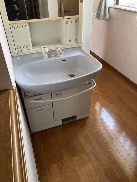 工事前　群馬県高崎市のお客様の洗面化粧台工事