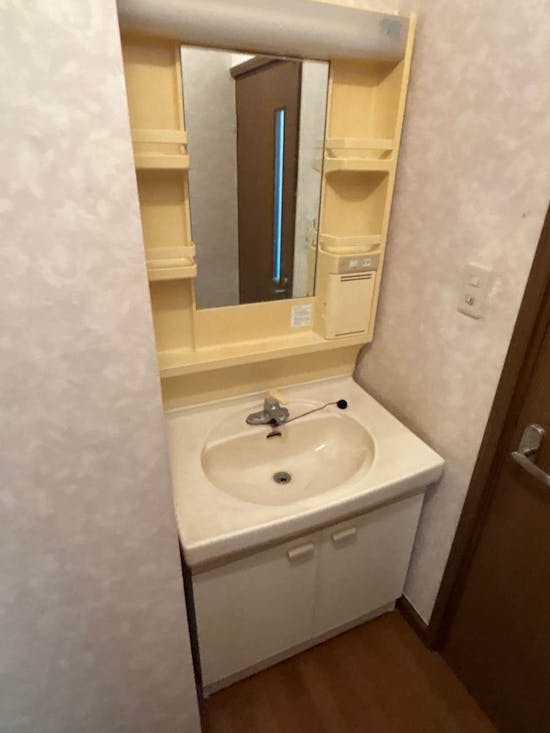 工事前　群馬県安中市のお客様の洗面化粧台交換工事