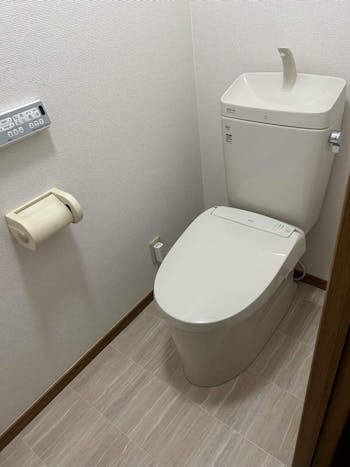 神奈川県横浜市のお客様のトイレ交換及び内装工事