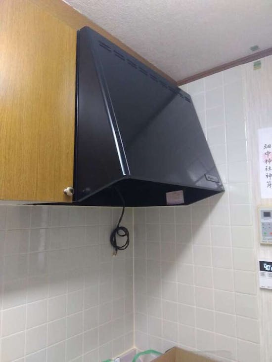 工事前 東京都青梅市のお客様のフード,給湯器交換工事