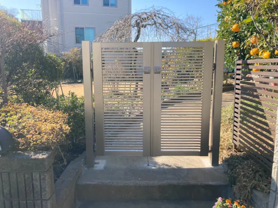 工事後 埼玉県春日部市のお客様の両開き門扉設置工事