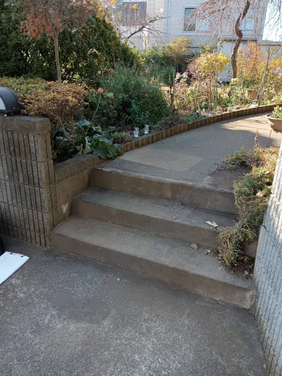 工事前 埼玉県春日部市のお客様の両開き門扉設置工事