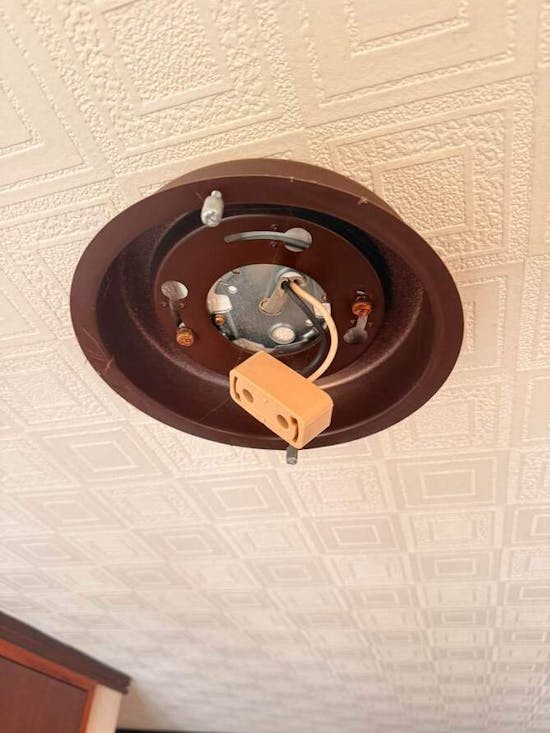 工事前　栃木県栃木市のお客様の内玄関照明取付工事