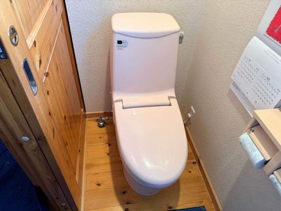 工事前 福島県会津若松市のお客様のLIXILトイレ取付工事