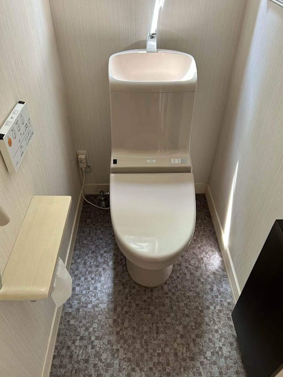 工事前　
宮城県多賀城市のお客様のTOTOトイレ工事パック