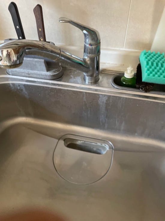 工事前　山梨県富士吉田市のお客様のLIXILキッチン水栓交換工事