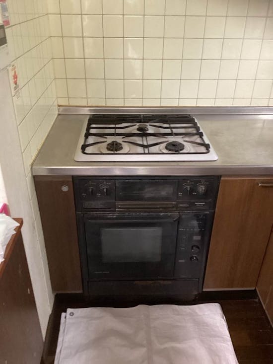 工事前　神奈川県横須賀市のお客様のビルコン＆レンジフード交換工事