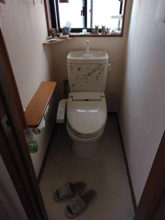 工事前 神奈川県高座郡のお客様のトイレ・洗面化粧台・給湯器交換工事